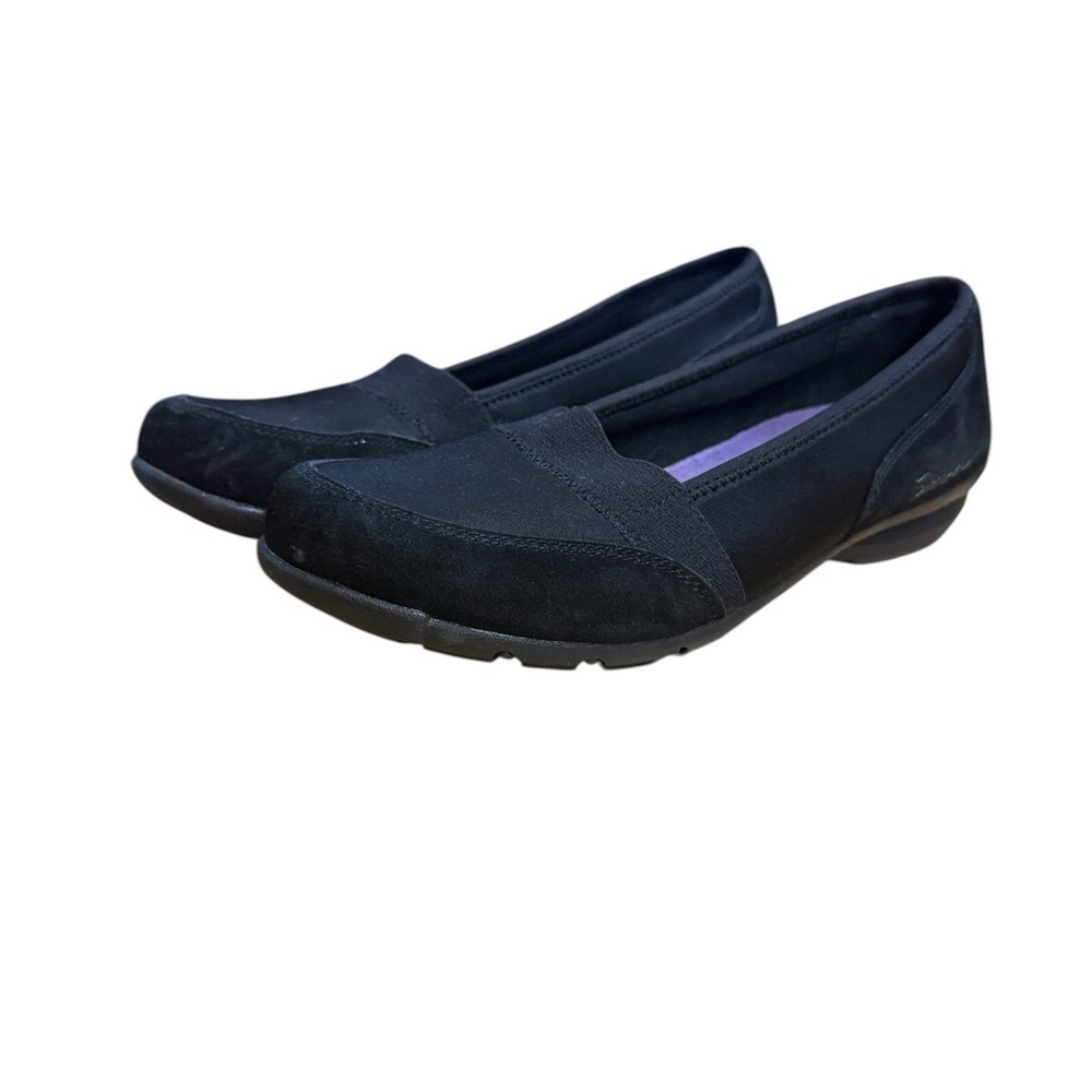 Skechers Black Slip-On Suede and Fabric Comfort Flats Relax Fit Career Size 7